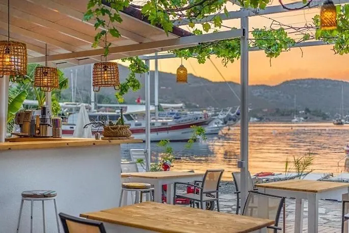 Sup House U Μαρμαρίς